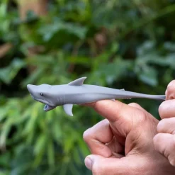 Flying shark finger catapults (box of 2)