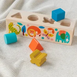 Wooden shape sorter - Wild Wonders